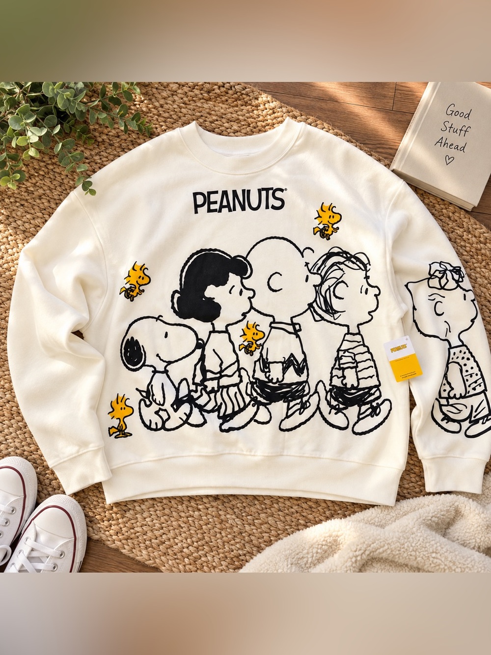 Peanuts Snoopy Charlie Brown Woodstock Women’s Sweatshirt Size L NWT Cream